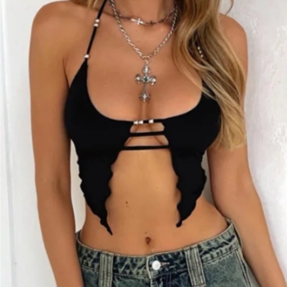 OUTCAST Noa Crop Top